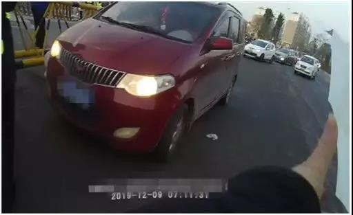 面包車充當校車超員運送學生，必須重罰！