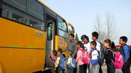如何系牢鄉(xiāng)村校車的“安全帶”？